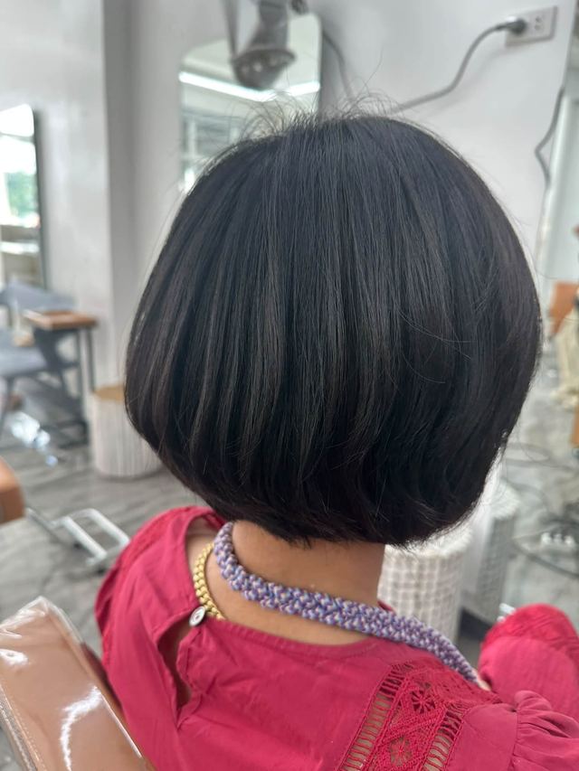 Bob cut at 오월에 salon